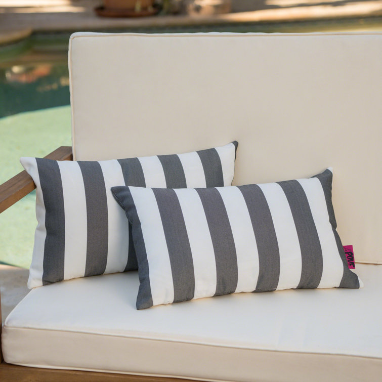 Outdoor pillow clearance covers canada